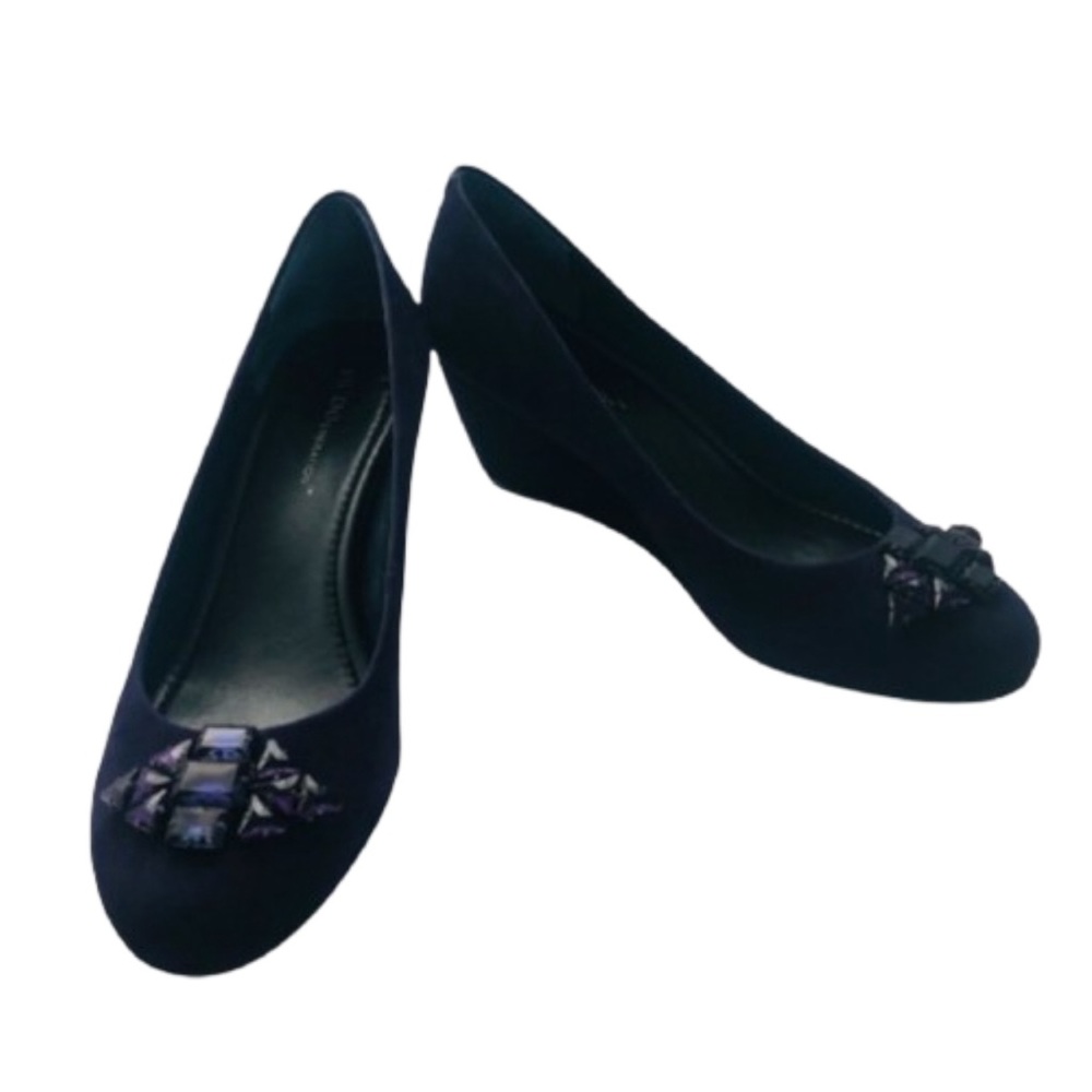 BCBG Purple Faux Suede Shoes Size 7.5 Wedges in great condition